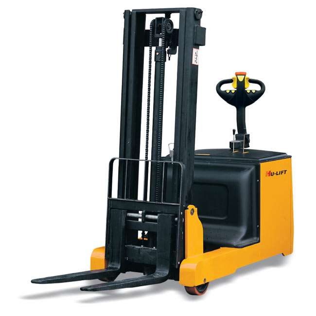 平衡重式全電動堆高車